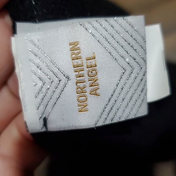 Northen Angel Faux Fur Trimmed Hooded Sleeveless Fringed Top - Picture 9 of 10